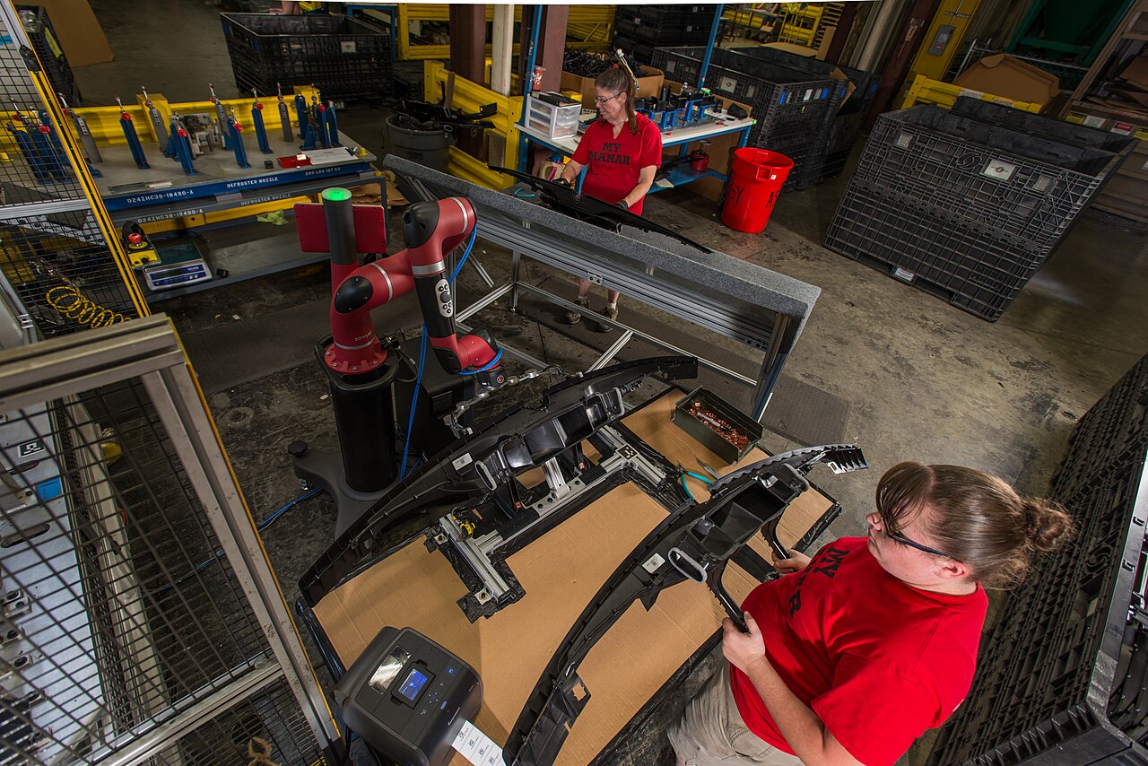 Cobots on the Line: Collaborative Robots and the Future of Manufacturing