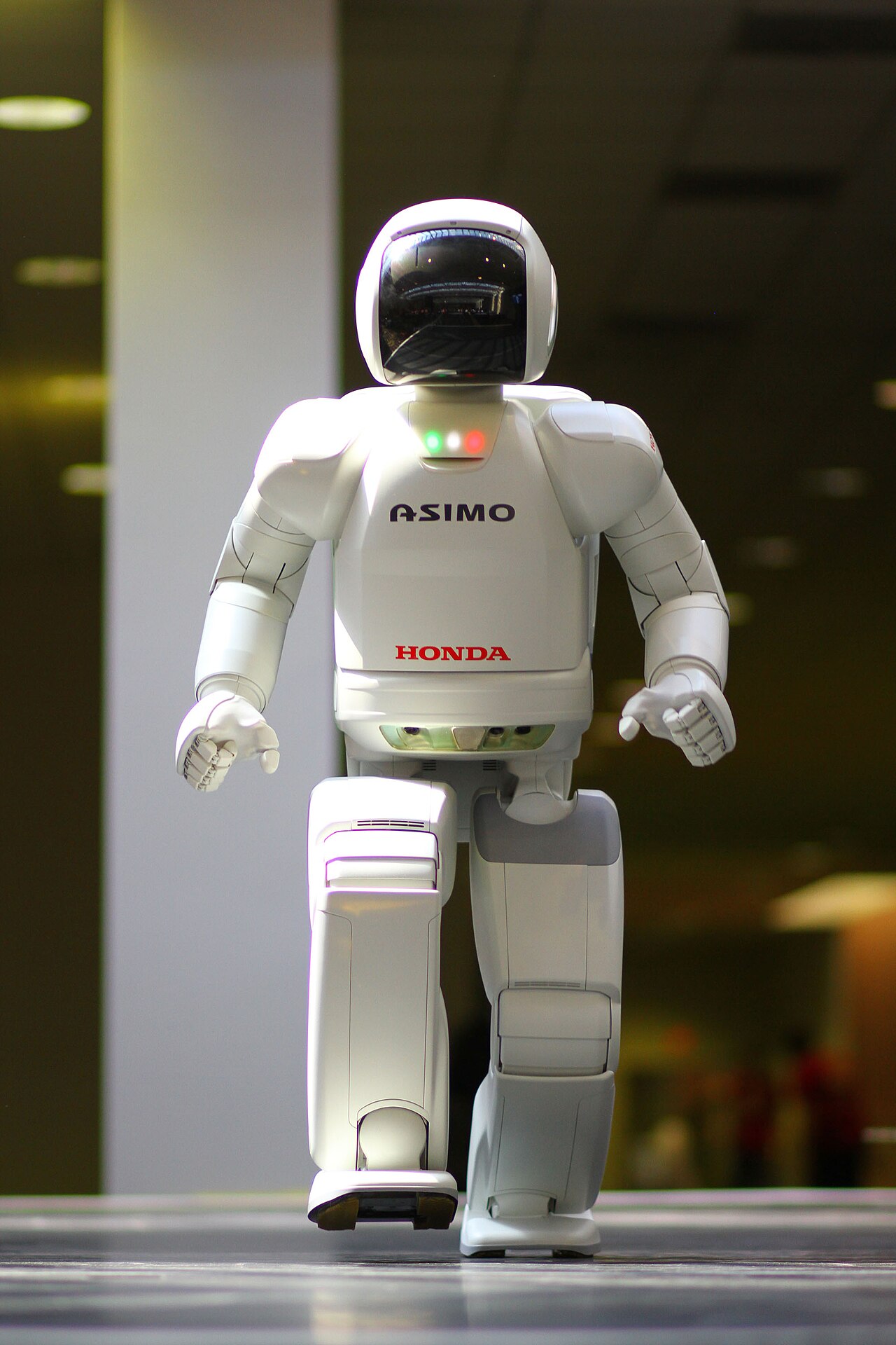 Humanoid Robots Hit the Warehouse: Promise vs. Reality in 2026